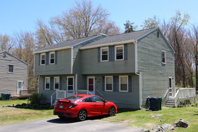 391 High St in Hampton, NH - Foto de edificio - Building Photo