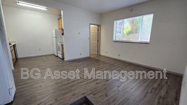 130 Marina Way in Richmond, CA - Building Photo - Building Photo