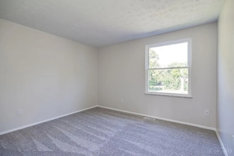 1705 Chapman Dr, Unit B-217 in Waukesha, WI - Building Photo - Building Photo