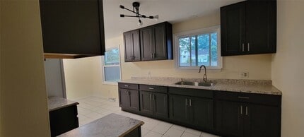 2845 W 31st St in Erie, PA - Building Photo - Building Photo