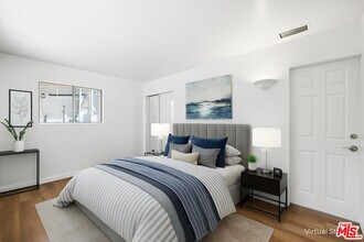 2132 Cove Ave in Los Angeles, CA - Building Photo - Building Photo