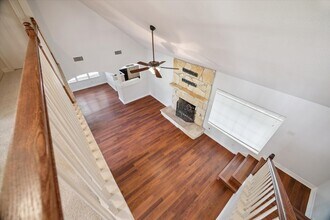 23906 Northcrest Dr in Spring, TX - Building Photo - Building Photo