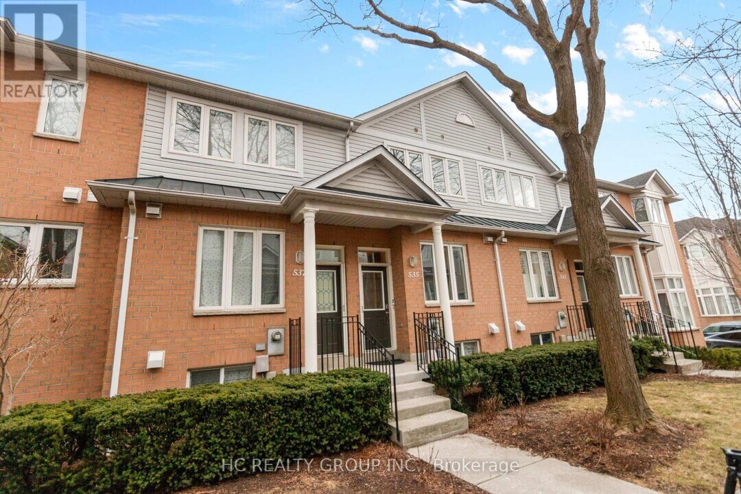 83-583 Mondeo Dr in Toronto, ON - Building Photo