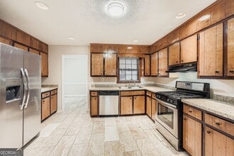 2932 Marsh Ln SW in Stone Mountain, GA - Building Photo - Building Photo