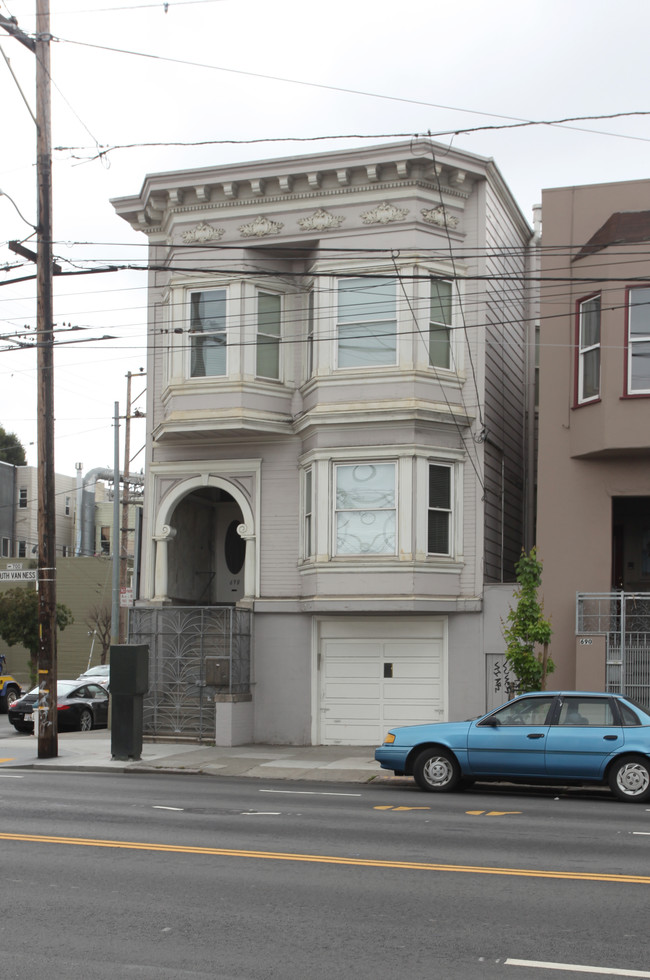 696-698 S Van Ness Ave in San Francisco, CA - Foto de edificio - Building Photo