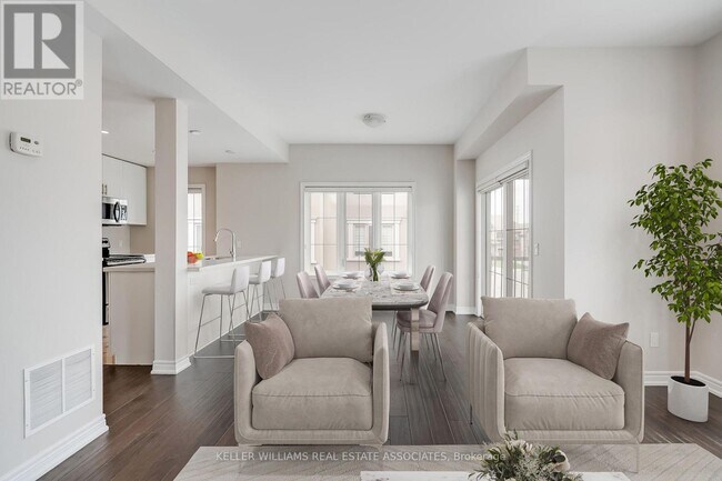 2305 Natasha Cir in Oakville, ON - Building Photo - Building Photo