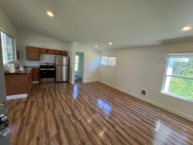 4126 Ginnett Rd in Anacortes, WA - Building Photo - Building Photo
