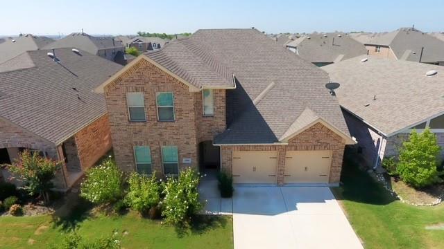 1900 Outpost Creek Ln in Aubrey, TX - Building Photo