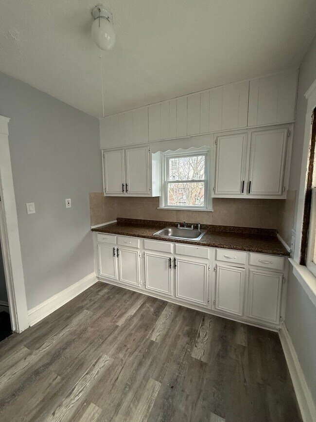 1417 E 175th St in Cleveland, OH - Building Photo - Building Photo