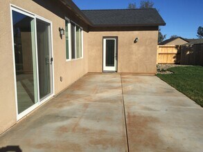4343 Paulson Ln in Redding, CA - Building Photo - Building Photo