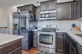 15523 Valley View Dr in Overland Park, KS - Building Photo - Building Photo