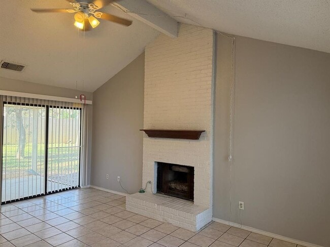 6504 J Gregg Cove in Austin, TX - Building Photo - Building Photo