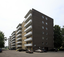 Lake Promenade Community in Toronto, ON - Building Photo - Building Photo