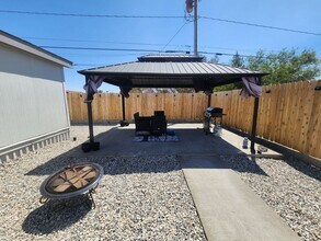 6415 Lupine Ave in Twentynine Palms, CA - Building Photo - Building Photo