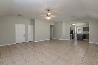 5500 N Buffalo Cir in Willis, TX - Building Photo - Building Photo