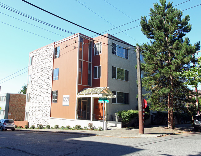 1221 Apartments in Seattle, WA - Building Photo - Building Photo