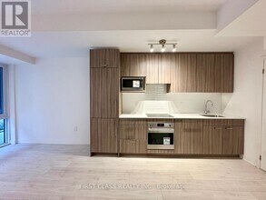 65 Curlew Dr in Toronto, ON - Building Photo - Building Photo