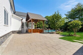 15 Carter Rd in Hampton Bays, NY - Building Photo - Building Photo