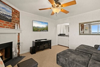 1216 Pinnacle Rdg Rd in Beech Mountain, NC - Foto de edificio - Building Photo