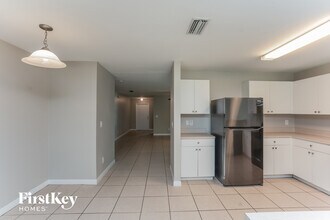 9192 Hillburn Terrace, Unit 5-314 in Englewood, FL - Building Photo - Building Photo