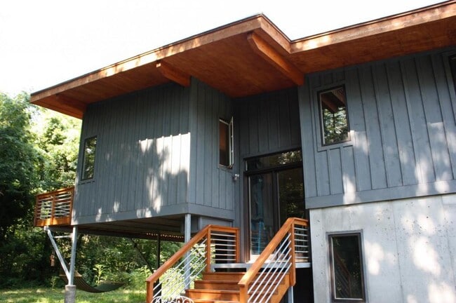 property at 515 E 1700 Rd