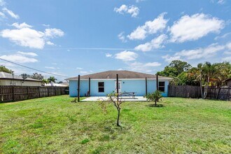 681 NW Sharpe St in Port St. Lucie, FL - Building Photo - Building Photo