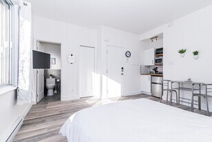 1439 Rue Saint-André in Montréal, QC - Building Photo