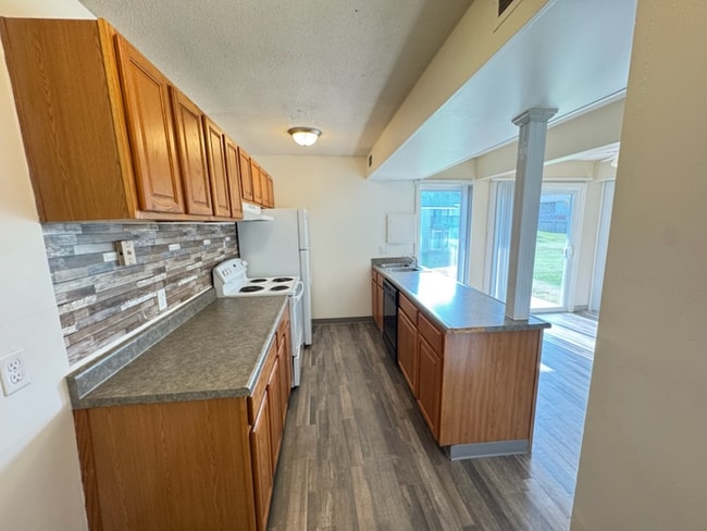 7311 Buckingham Dr, Unit 025 in Lincoln, NE - Foto de edificio - Building Photo