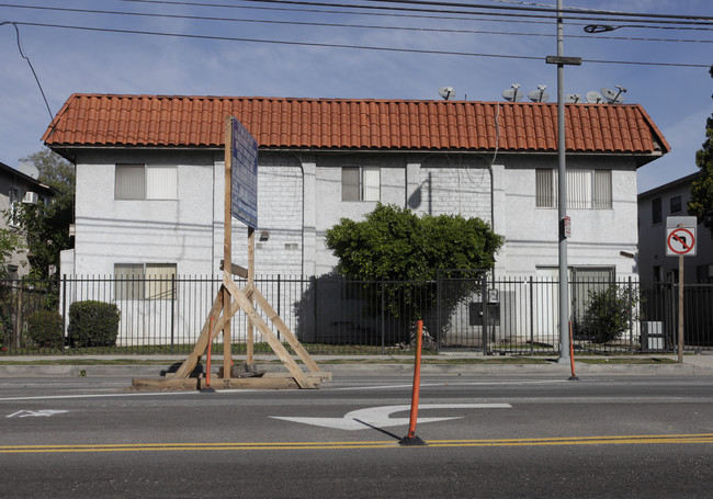 12653 Vanowen in North Hollywood, CA - Foto de edificio - Building Photo