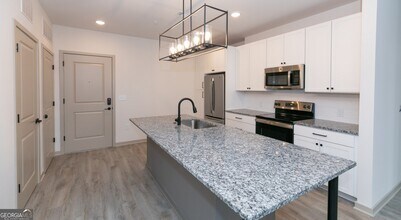 2250 Oak Rd SW in Snellville, GA - Building Photo - Building Photo