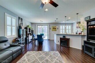 7859 Shoreline Ridge Ct in Las Vegas, NV - Building Photo - Building Photo