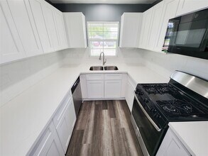 6327 Mardale Dr in Houston, TX - Building Photo - Building Photo