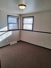 5733 W Birch Ave, Unit Duplex in Milwaukee, WI - Foto de edificio - Building Photo