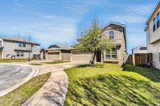 6809 Vail Ridge St in Austin, TX - Foto de edificio - Building Photo