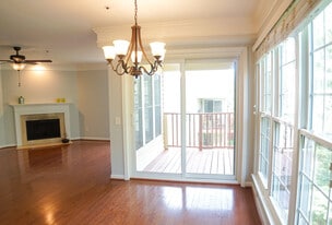 2816 Emma Lee St, Unit 301 in Falls Church, VA - Building Photo