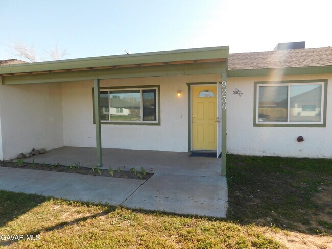 9236 Bay in California City, CA - Building Photo - Building Photo