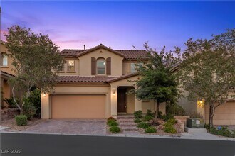466 Port Reggio St in Las Vegas, NV - Building Photo - Building Photo