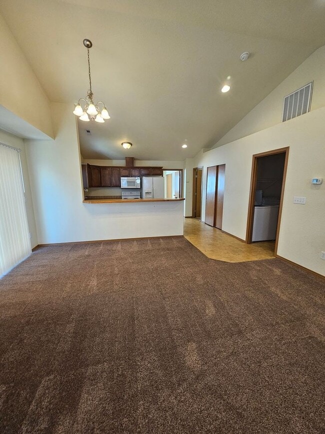 1205 W Franklin St in Moses Lake, WA - Building Photo - Building Photo