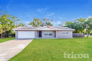 1701 Audrey Dr in Clearwater, FL - Building Photo