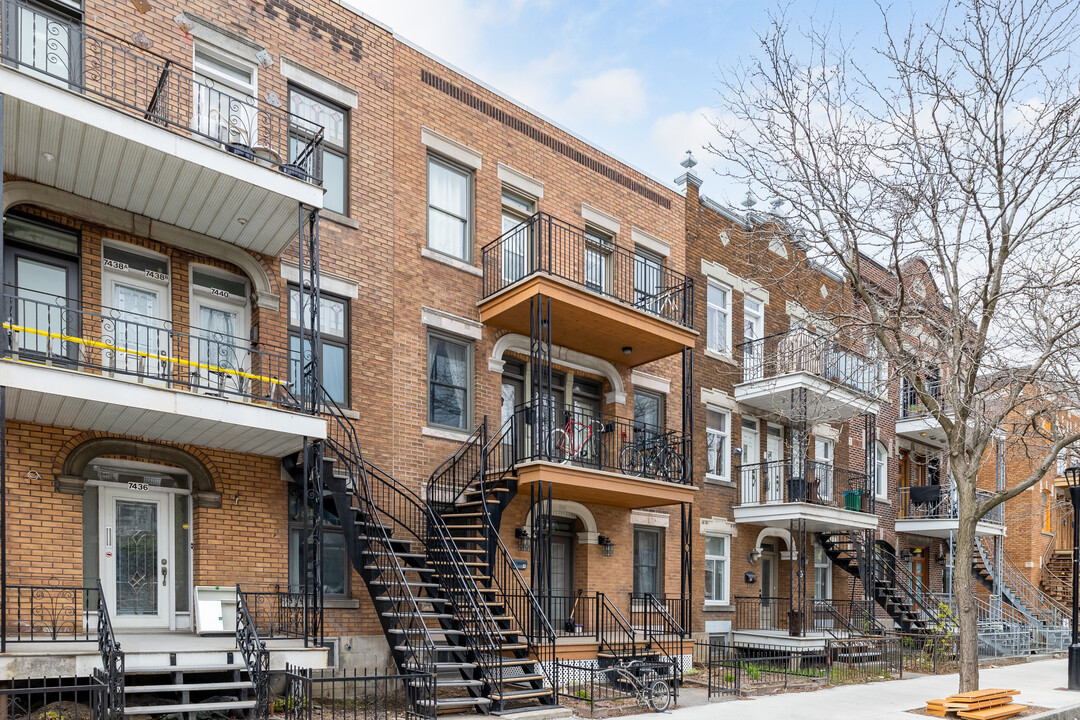 7442-7446 Saint-Denis in Montréal, QC - Building Photo