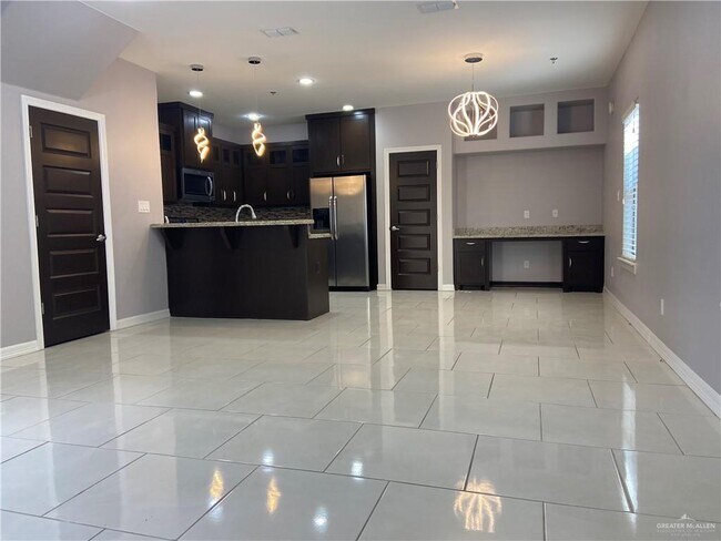 property at 1300 E Daffodil Ave