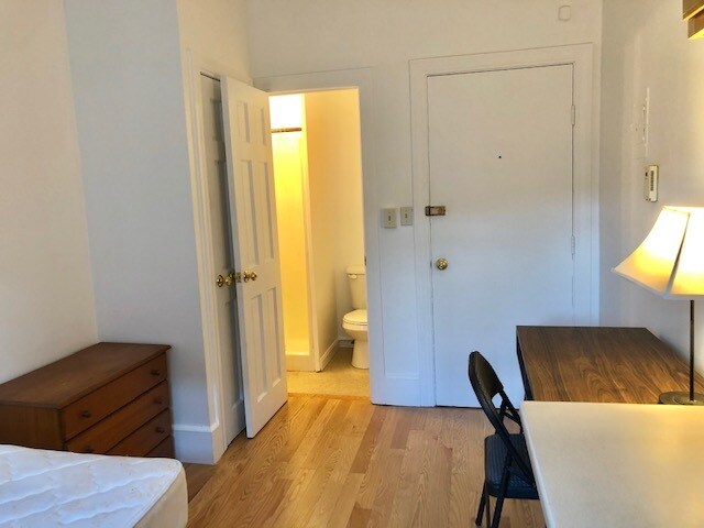 405 Beacon St, Unit 8 in Boston, MA - Foto de edificio - Building Photo