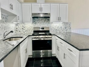 2 Heritage Dr in New City, NY - Building Photo - Building Photo