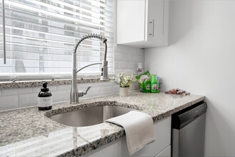 Park West Apartments in Tampa, FL - Foto de edificio - Building Photo