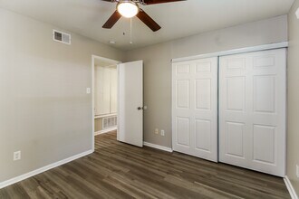 4201 S Jasmin Ct in Winston-Salem, NC - Building Photo - Building Photo