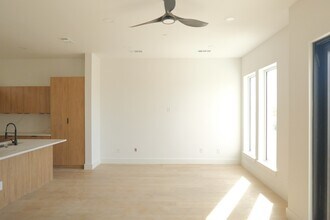 4200 Munger Ave in Dallas, TX - Building Photo - Building Photo