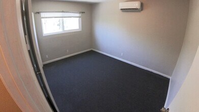 24242 Pine St, Unit B in Santa Clarita, CA - Building Photo - Building Photo