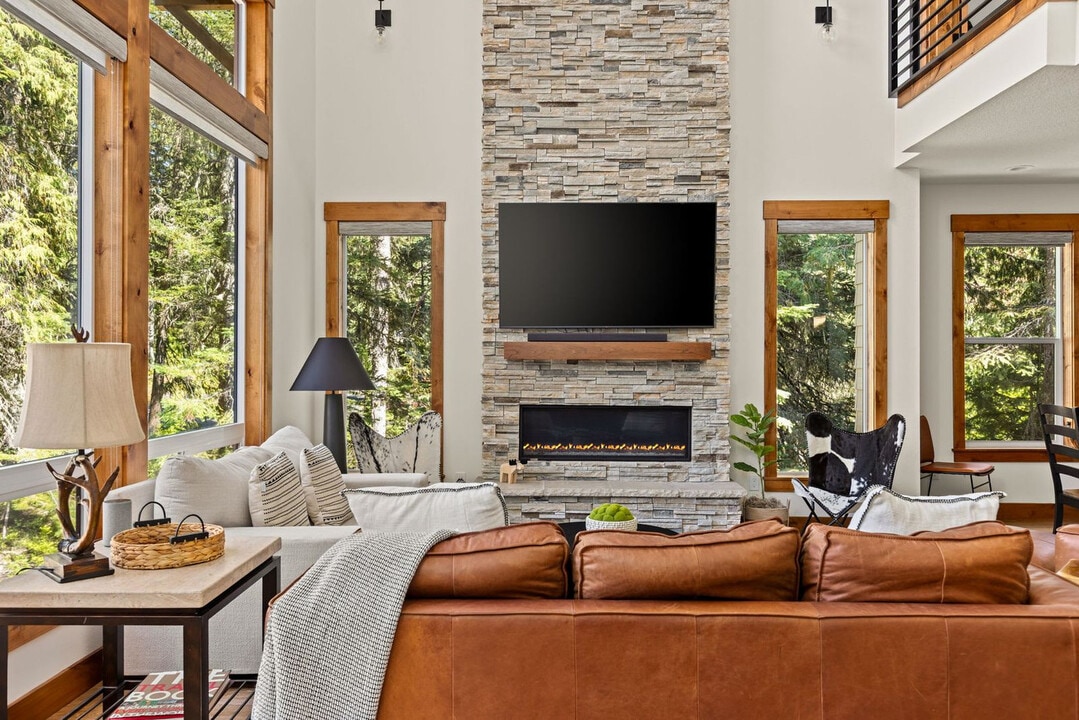 89192 US-26 in Government Camp, OR - Building Photo