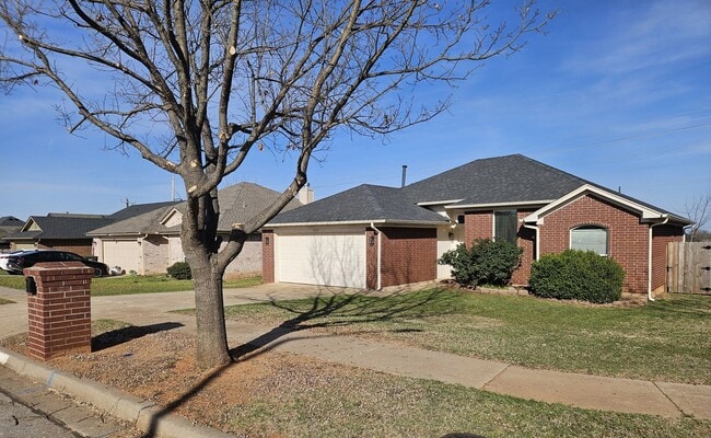 1925 E View Dr in Norman, OK - Building Photo - Building Photo