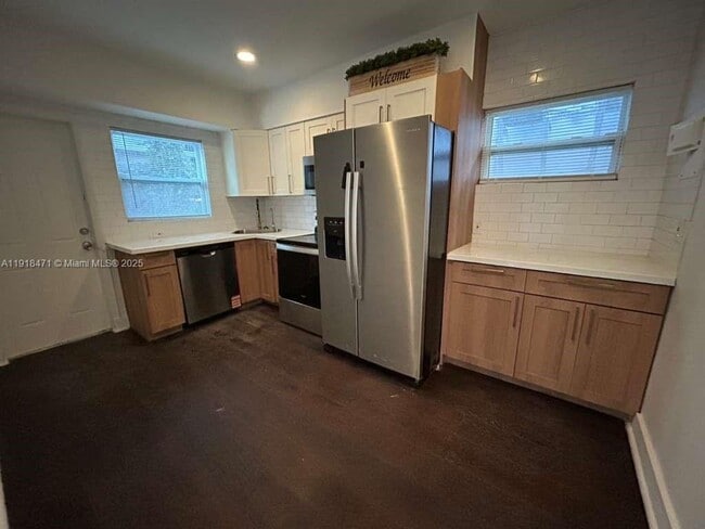 9760 Bay Harbor Terrace in Bay Harbor Islands, FL - Building Photo - Building Photo